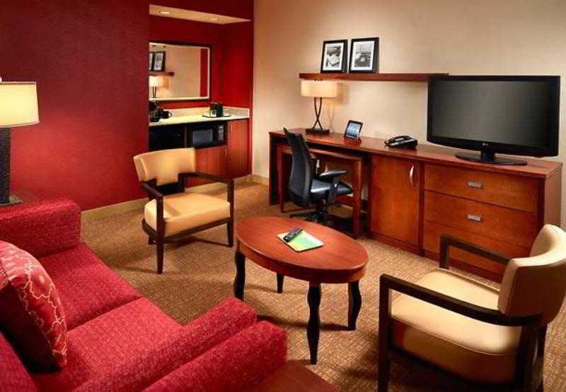 Courtyard By Marriott Atlanta Executive Park/Emory Hotel Room photo