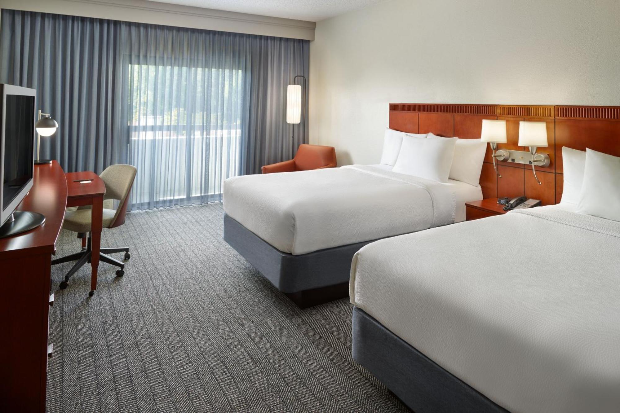 Courtyard By Marriott Atlanta Executive Park/Emory Hotel Exterior photo