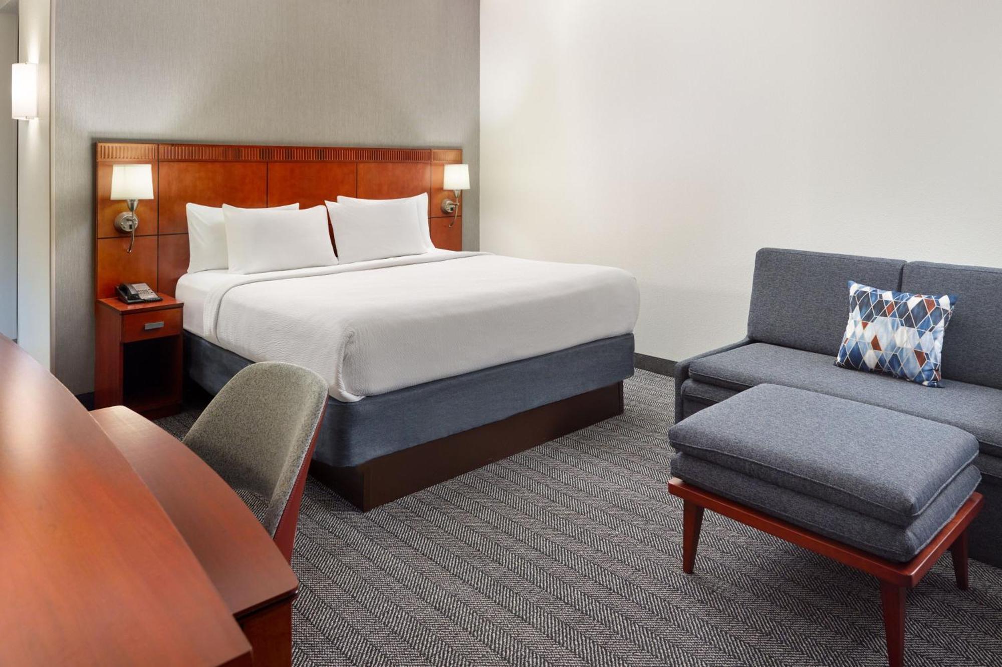 Courtyard By Marriott Atlanta Executive Park/Emory Hotel Exterior photo
